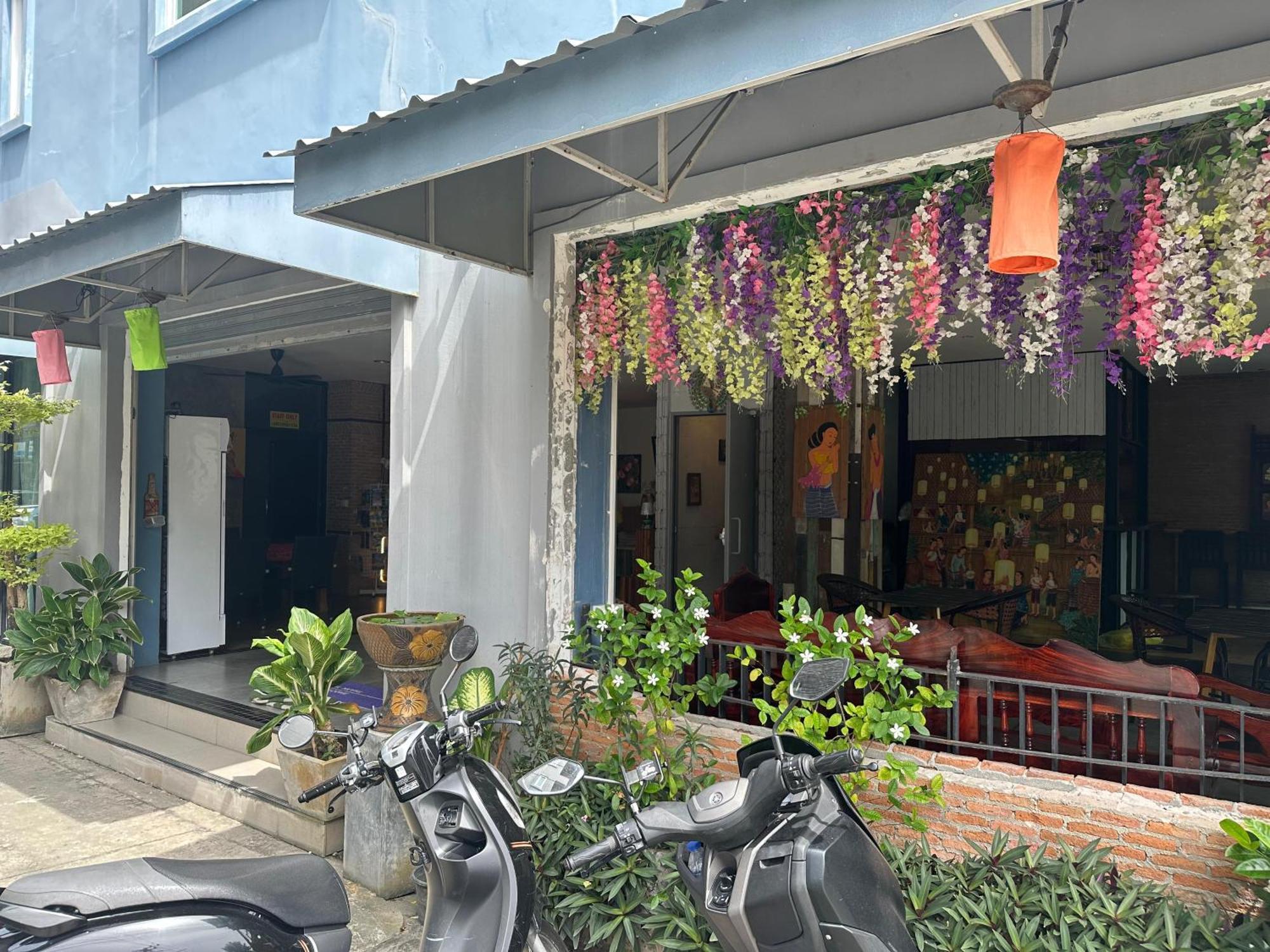 Memory 2 Hotel Phuket Exterior foto
